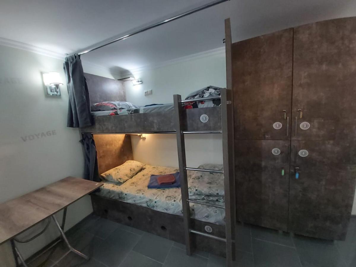 Hostel Voyage Batumi Exterior photo