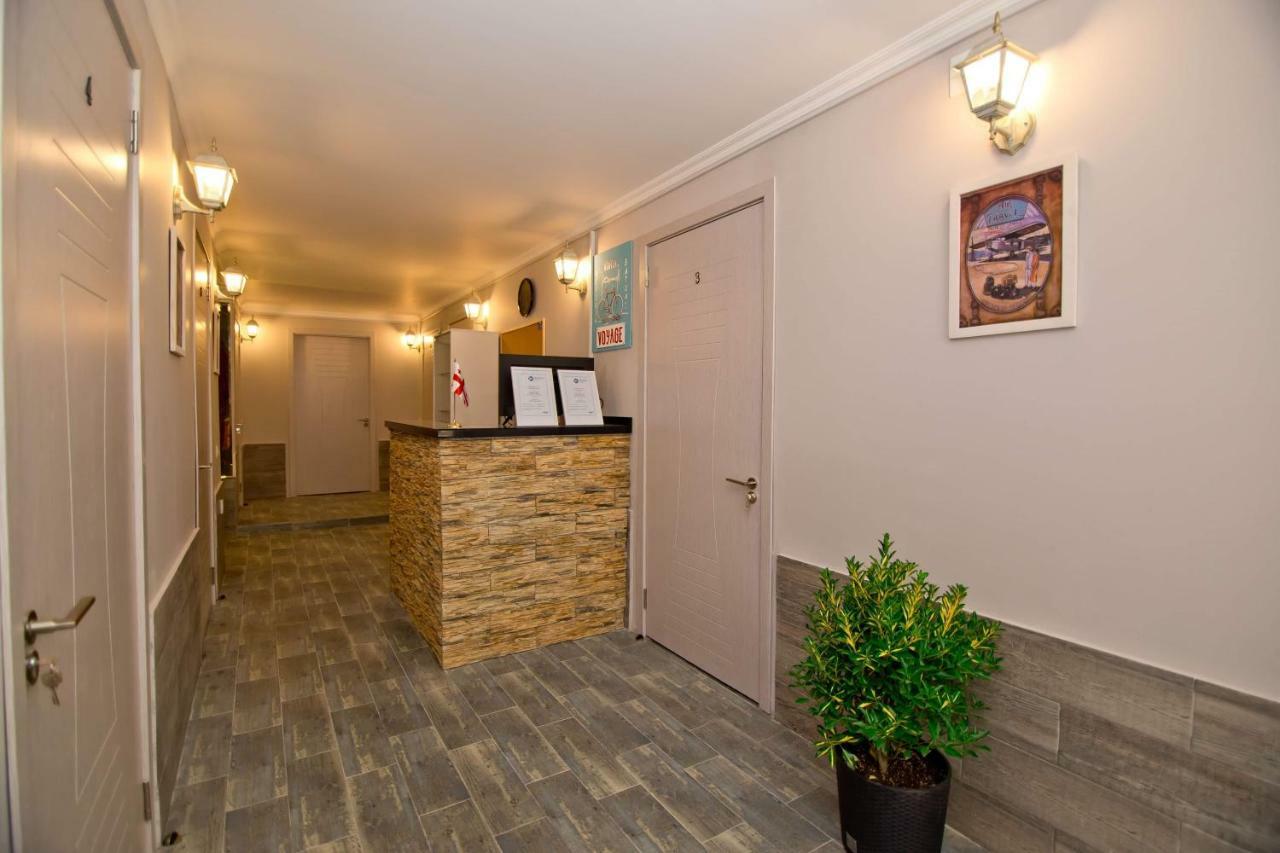 Hostel Voyage Batumi Exterior photo